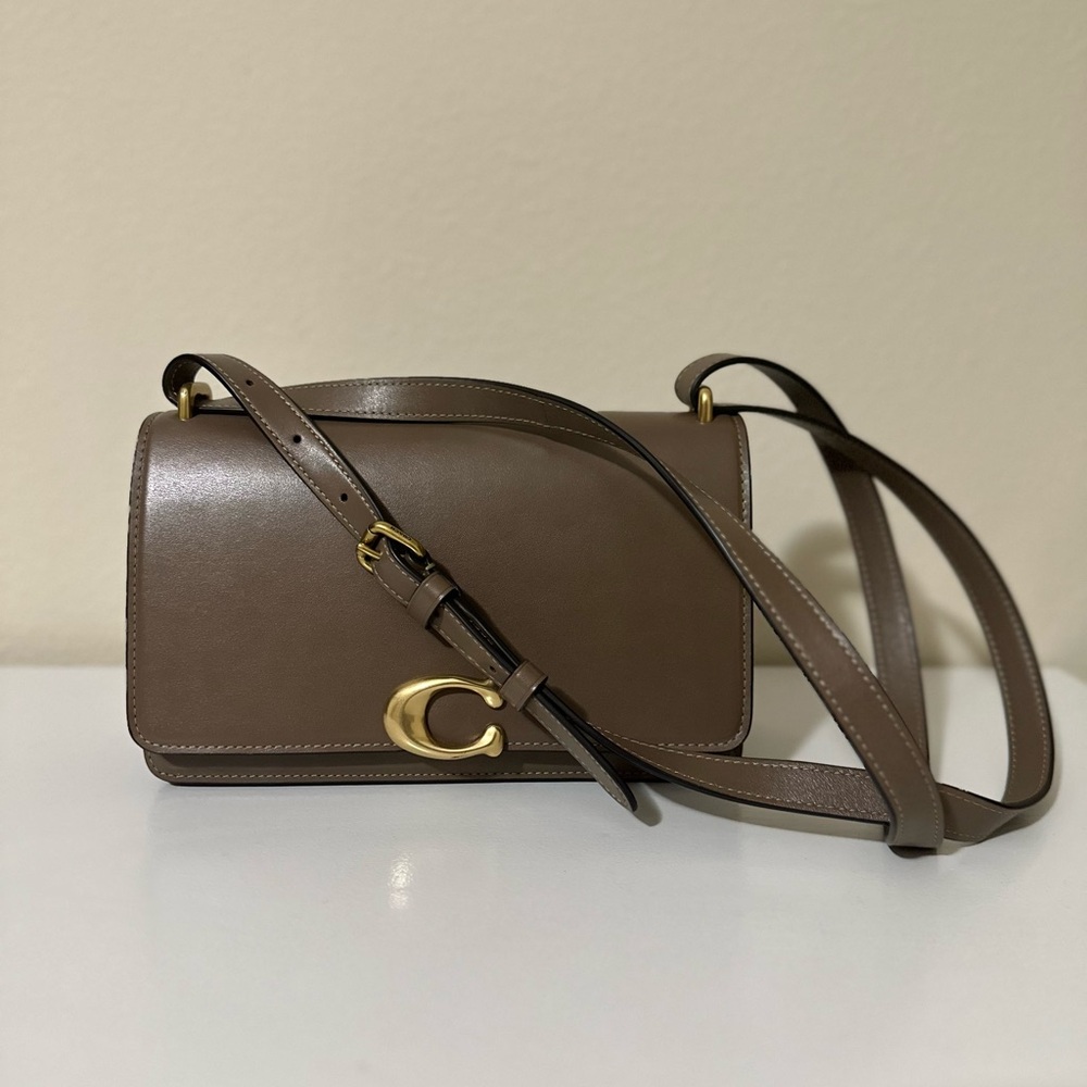 Coach Bandit Shoulder Bag (coach dust bag included)